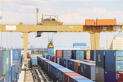 滿洲里站進(jìn)出口運(yùn)量突破1000萬(wàn)噸